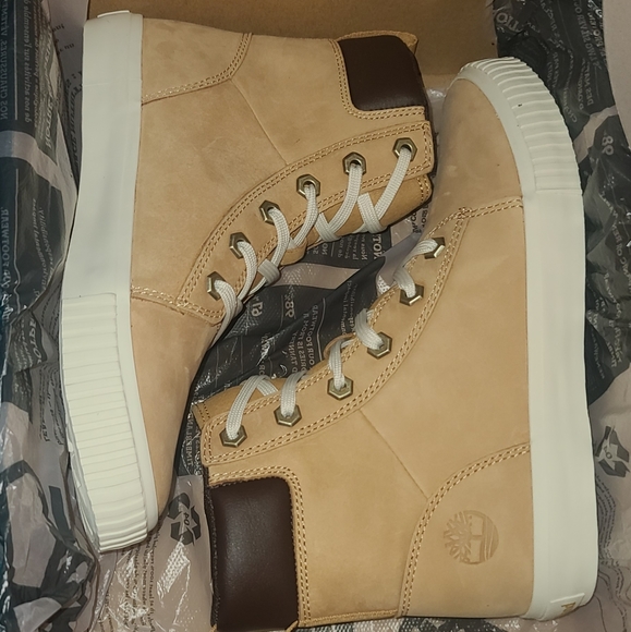Timberland Boots - Picture 6 of 13